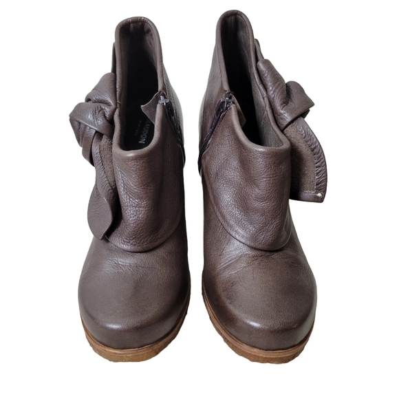 Anthropologie | Giraudon Accoutrement Leather Bow Ankle Booties Brown Academia - Picture 2 of 12